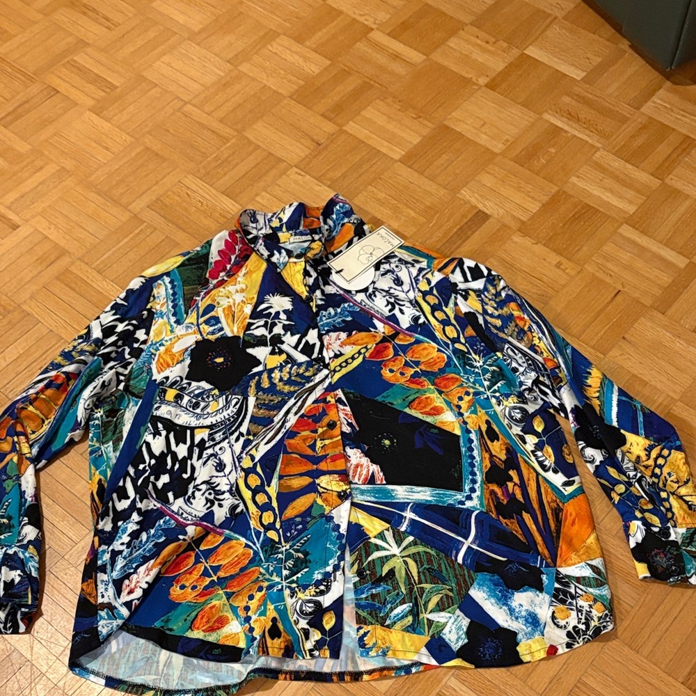 Maloka Colorful Abstract Long Sleeve Shirt